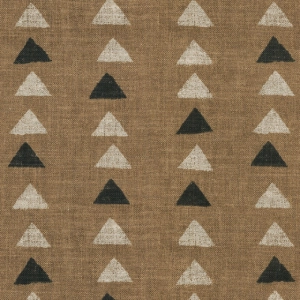 CLAY NOMADIC TRIANGLE